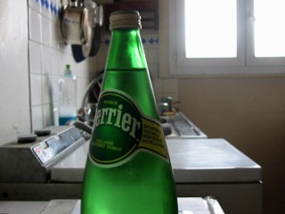 Je bois du perrier dans l'espoir d'arrêter le coca