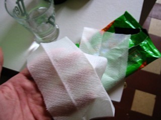 Je sors mes lingettes