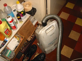 Je prends l'aspirateur