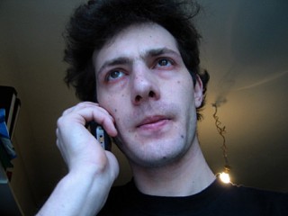 Nicholas m'appelle. Il va passer me prendre en voiture