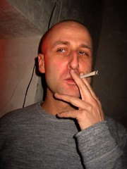 Edouard fume