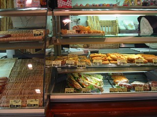 J'achète un sandwich à la boulangerie