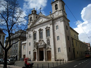 Nous croisons une église