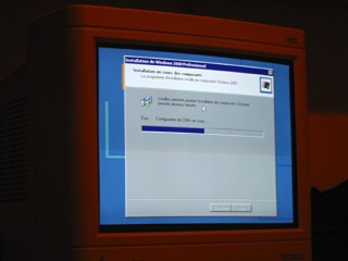 Je lui installe windows 2000