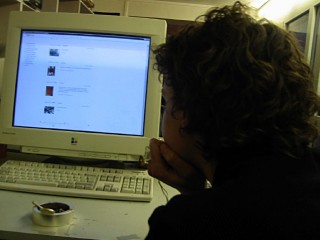 Nous la regardons une fois en ligne