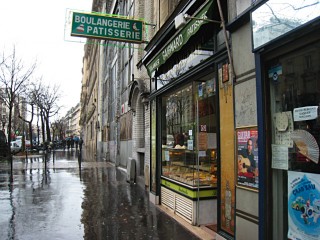 Je vais à la boulangerie
