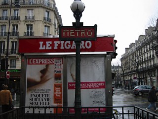 Je retourne prendre le métro