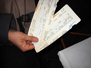 Edouard part demain à Grenoble. Il va faire une journée ADaM et me prend mon appareil photo pour me causer un trou de mémoire