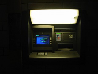 Je sors retirer de l'argent