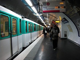 Nous prenons le métro