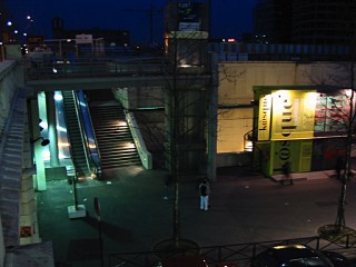 Je vais au métro
