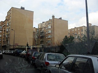 Nous arrivons chez moi