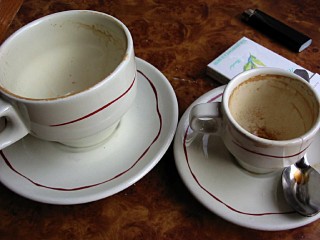 Nous buvons du café