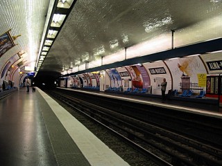 Nous prenons le métro