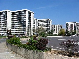 Nous arrivons dans la cité de M. T.