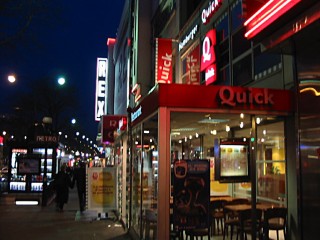 J'achète à manger au Quick
