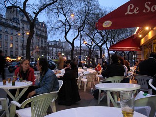 La nuit tombe