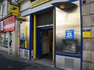 Je vais à la Poste
