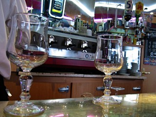 Nous buvons un verre
