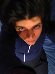 Sabine se prend en photo avec mon appareil