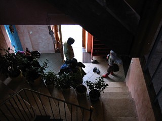 Nous passons à la maison