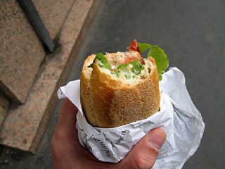 Je mange