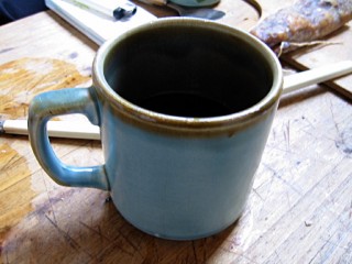 Je bois un café