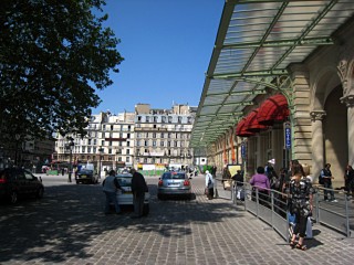 Je sors de la gare