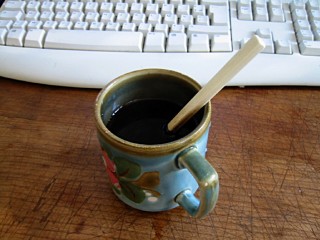 Je bois mon café