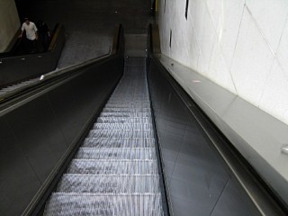 Je descends dans le métro