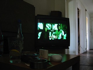 Nous regardons Cube