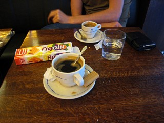 Je bois un café