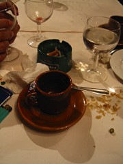 Je bois un café