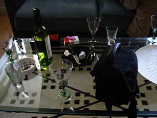 Je lui remets l'appareil photo pour qu'il participe à ADaM
