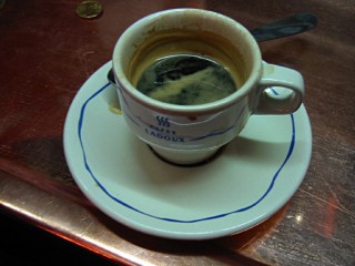 Nous buvons un café