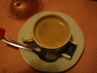 Je bois un café