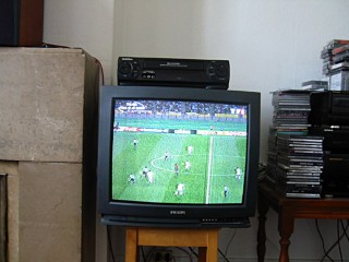 Je regarde la fin du match de foot chez moi