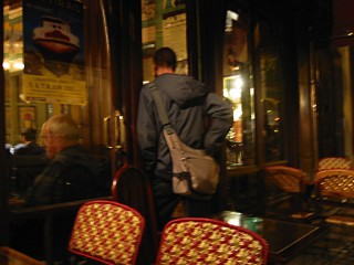 Nous allons manger au Clown-Bar