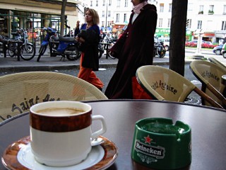 Nous buvons un café