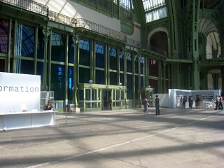 Je marche vers l'entrée