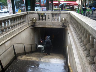 Je descends dans le métro