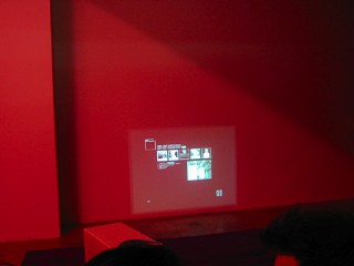 Dans une autre galerie. C'est le site internet de Jay Jay Johanson qui est présenté