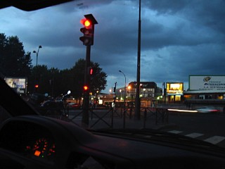 Nous attendons à un feu