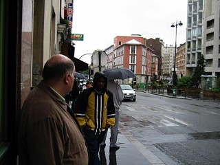 Nous attendons le bus