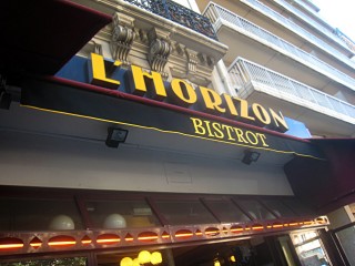 Nous allons au bar L'Horizon
