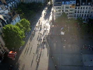 Je regarde vers le bas