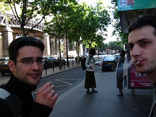 Nous prenons le bus pour aller chez moi