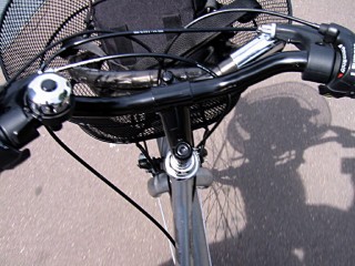 J'ai mon vélo. Sabine a prêté le sien à Christopher