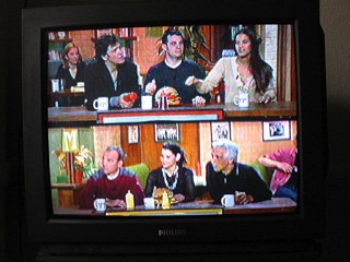 Nous regardons une merde à la télévision