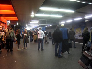 Nous attendons le RER